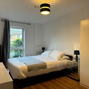 https://apt-greenwich-2-bedroom.cambridgehotelsuk.com