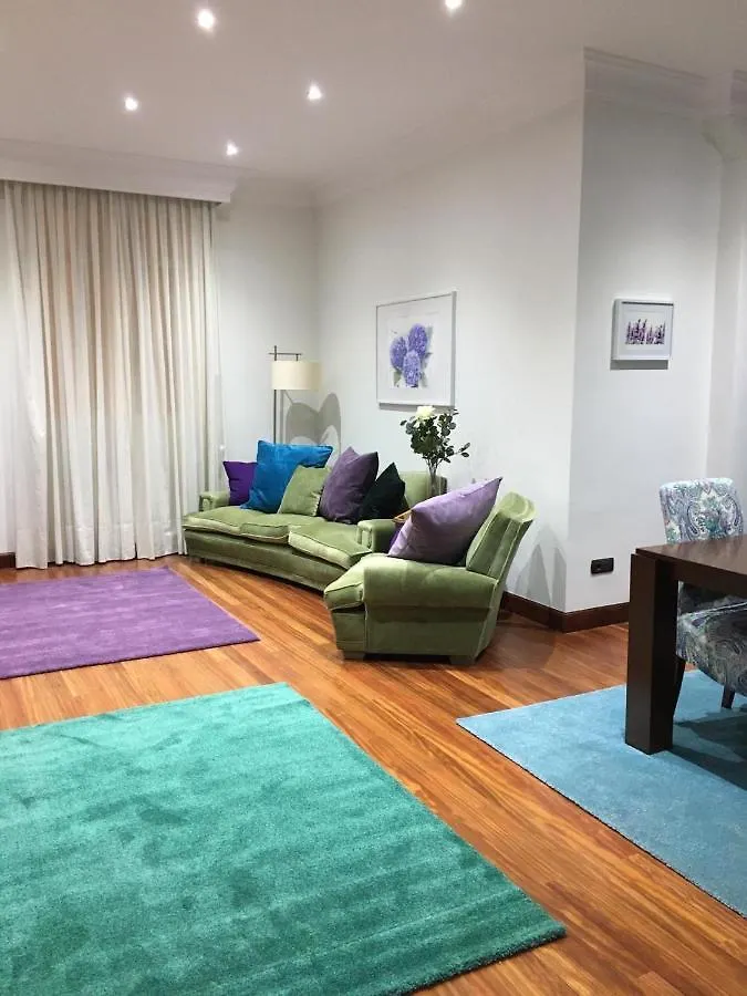 En Pleno Centro De Bilbao Y Muy Cerca Del Guggenheim Apartment