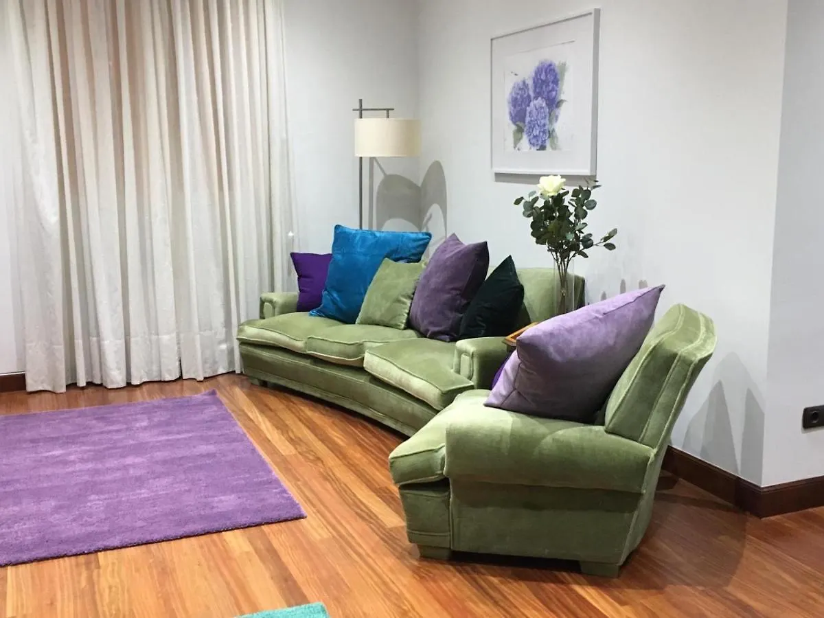 En Pleno Centro De Bilbao Y Muy Cerca Del Guggenheim Apartment